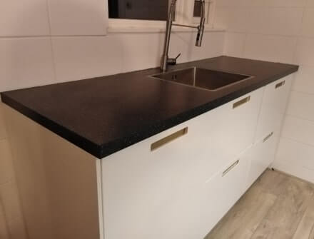 Tweede deel nieuwe keuken geplaatst